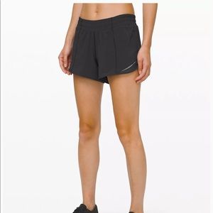 Lululemon hotty hot short 4”